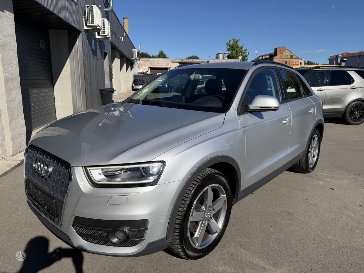 Audi Q3, 2.0 l., off-road / crossover