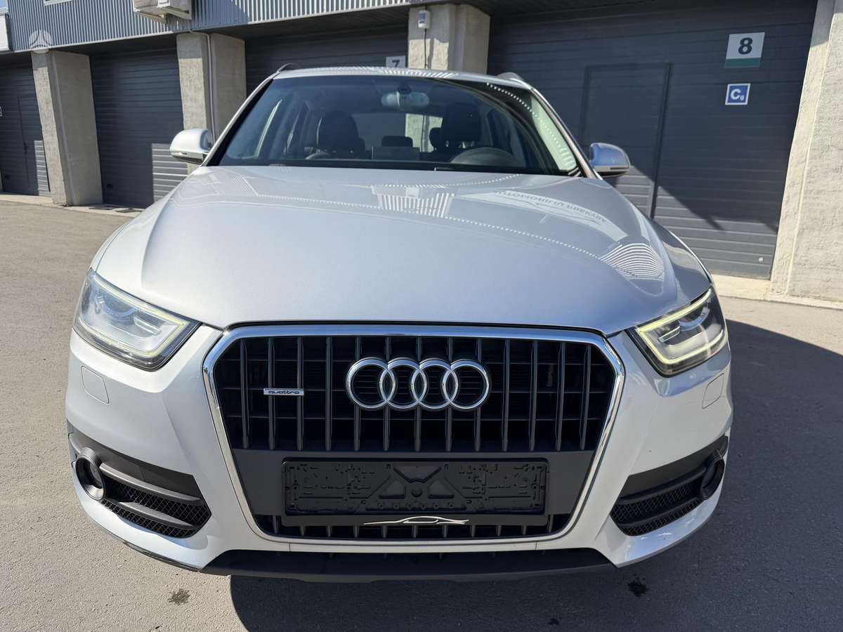 Audi Q3, 2.0 l., off-road / crossover