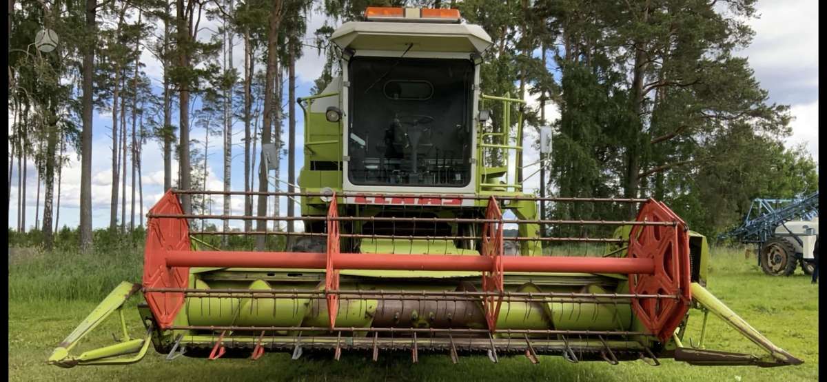 Claas Dominator 68, kombainai