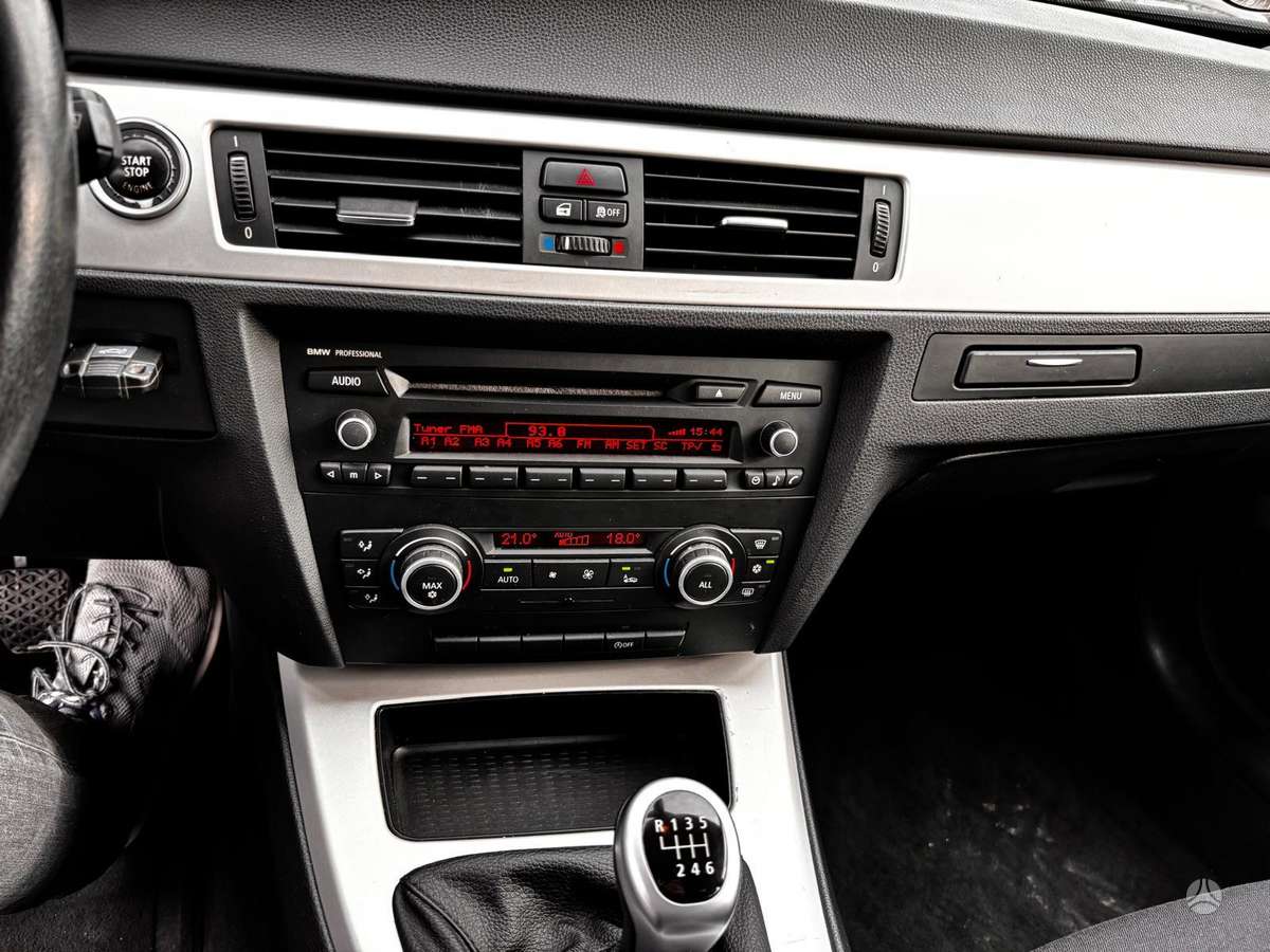 BMW 318, 2.0 l., universalas