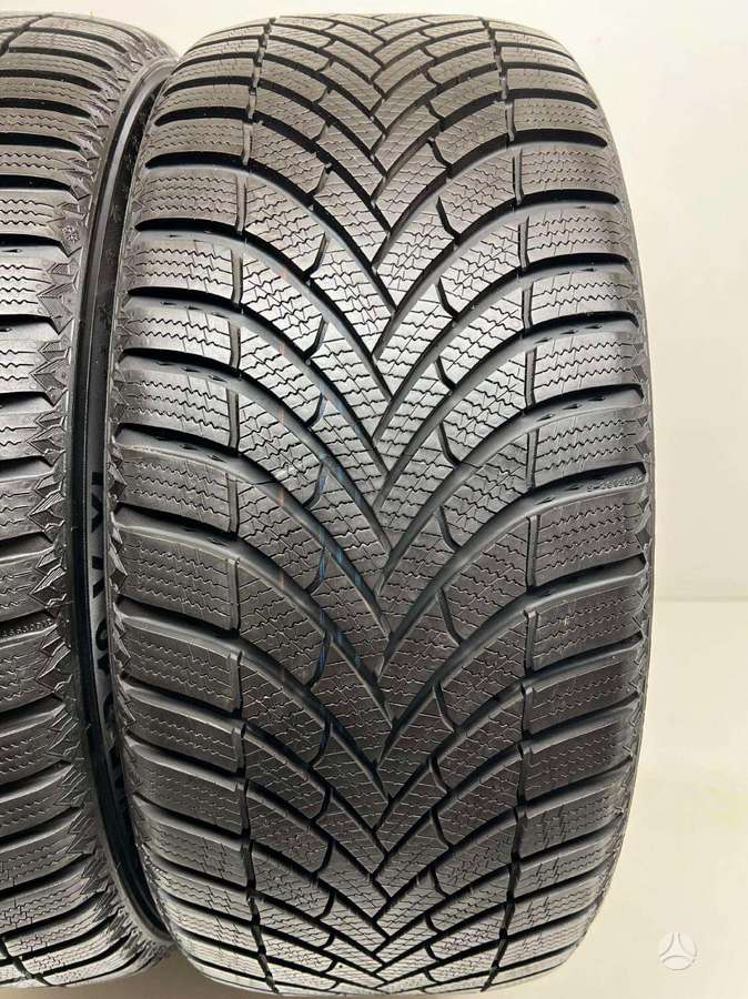 Semperit SpeedGrip 5 2023m, winter 245/45 R18