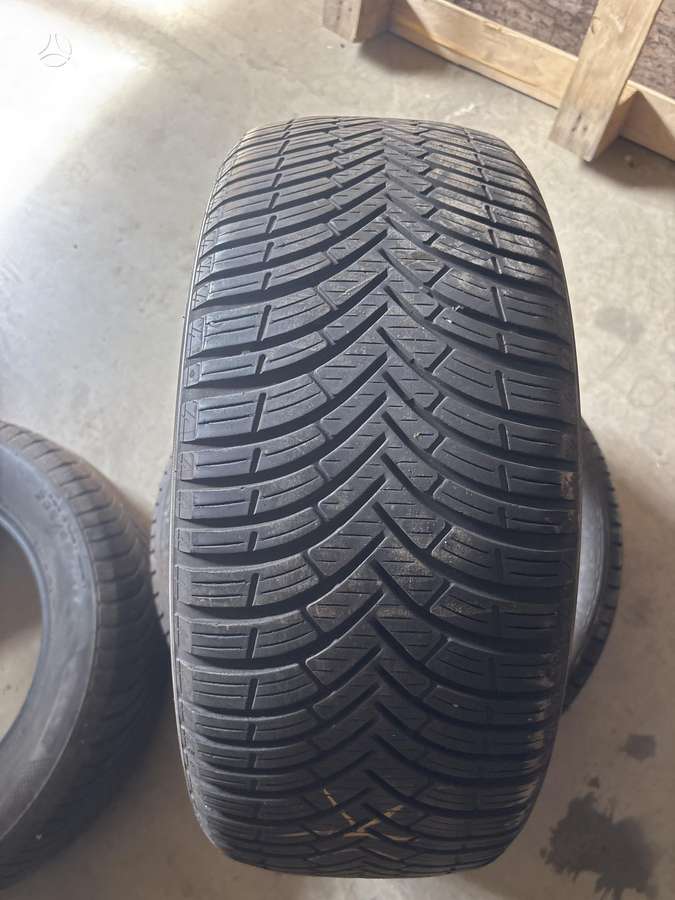 Kleber Quadraxer 2, всесезонные 225/45 R18