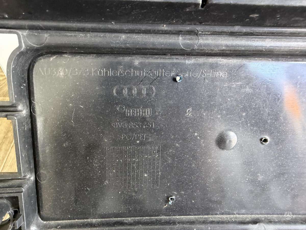 Audi A3, 8v3853651, front grill