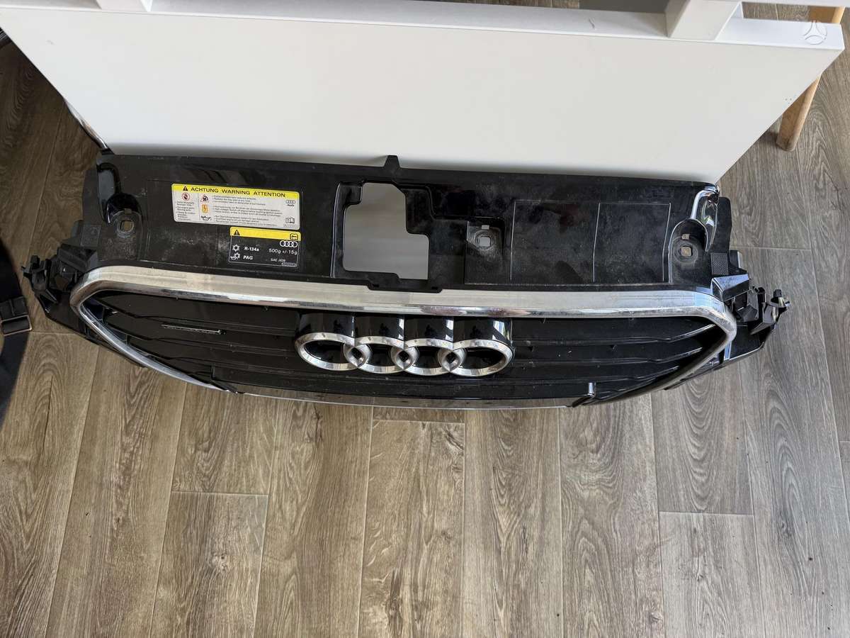 Audi A3, 8v3853651, apdailos grotelės