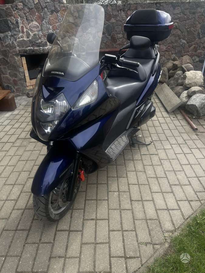 Honda Silverwing 600cc, scooters / mopeds