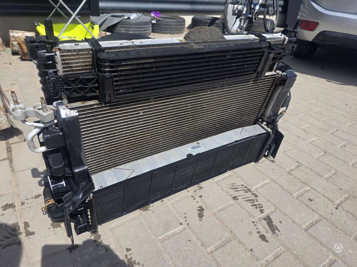 Ford C-MAX for parts. Dalimis nėra priekiniu sparnu ir durų priekiniu kel