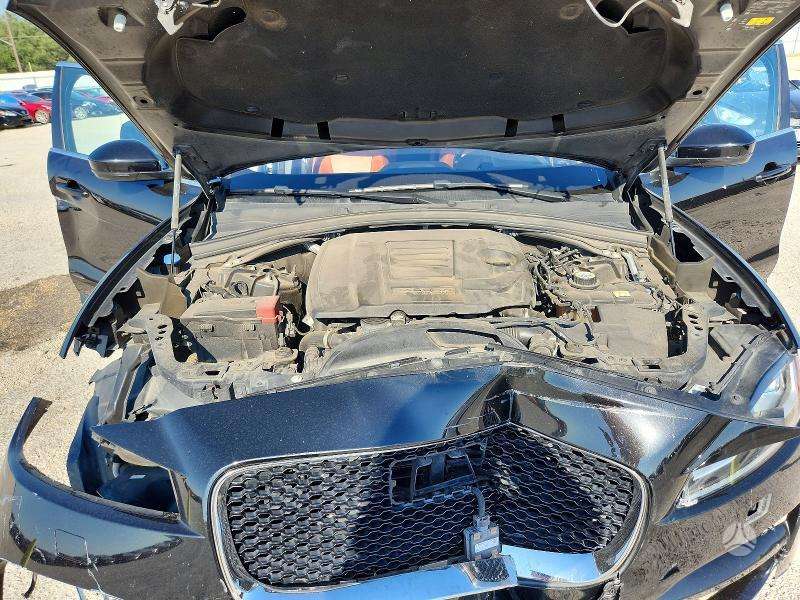 Jaguar XE, 2.0 l., Седан