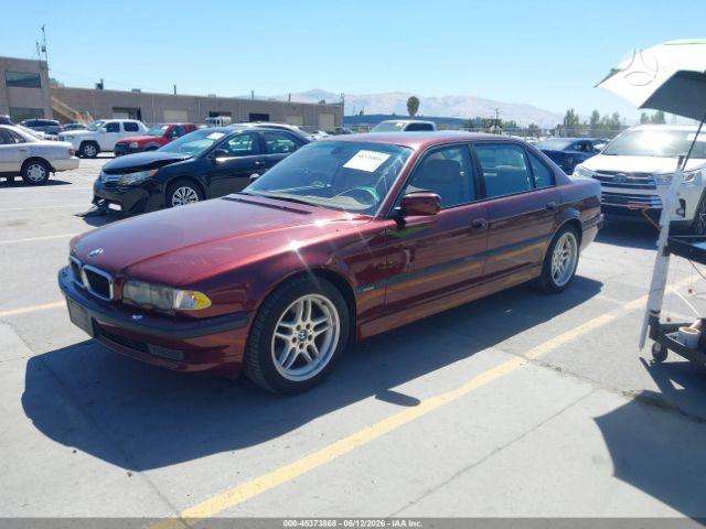 BMW 740, Седан