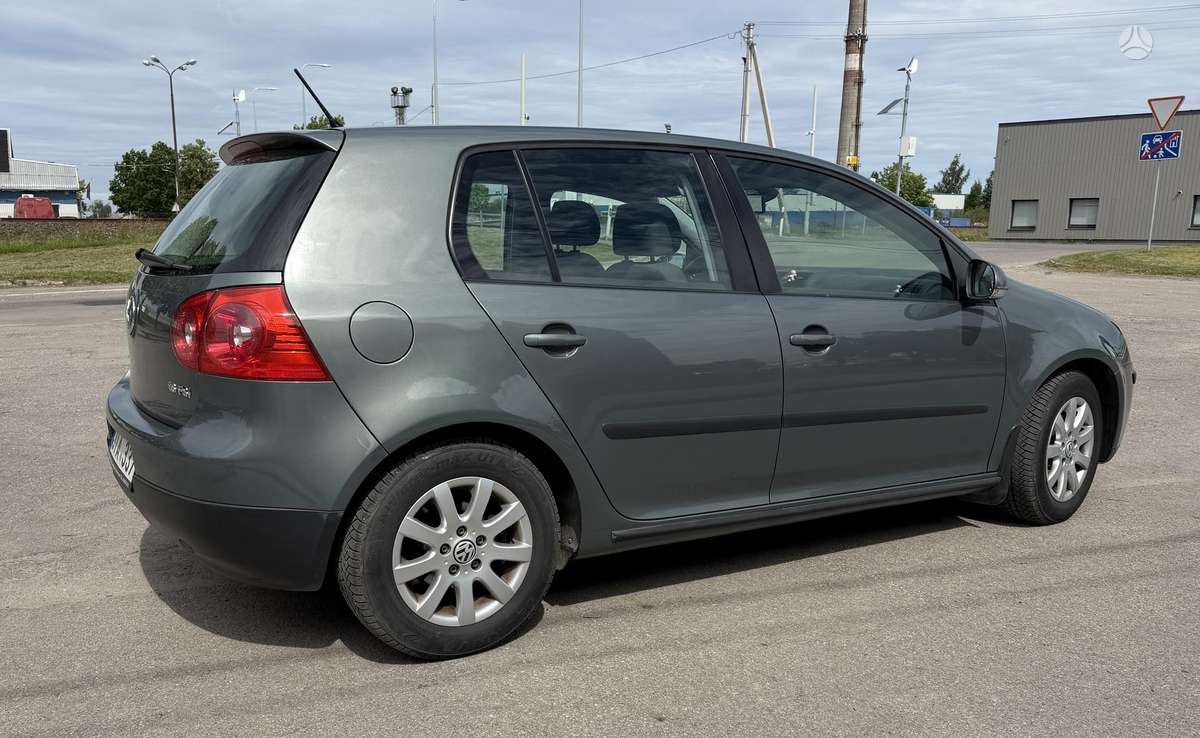 Volkswagen Golf - 2