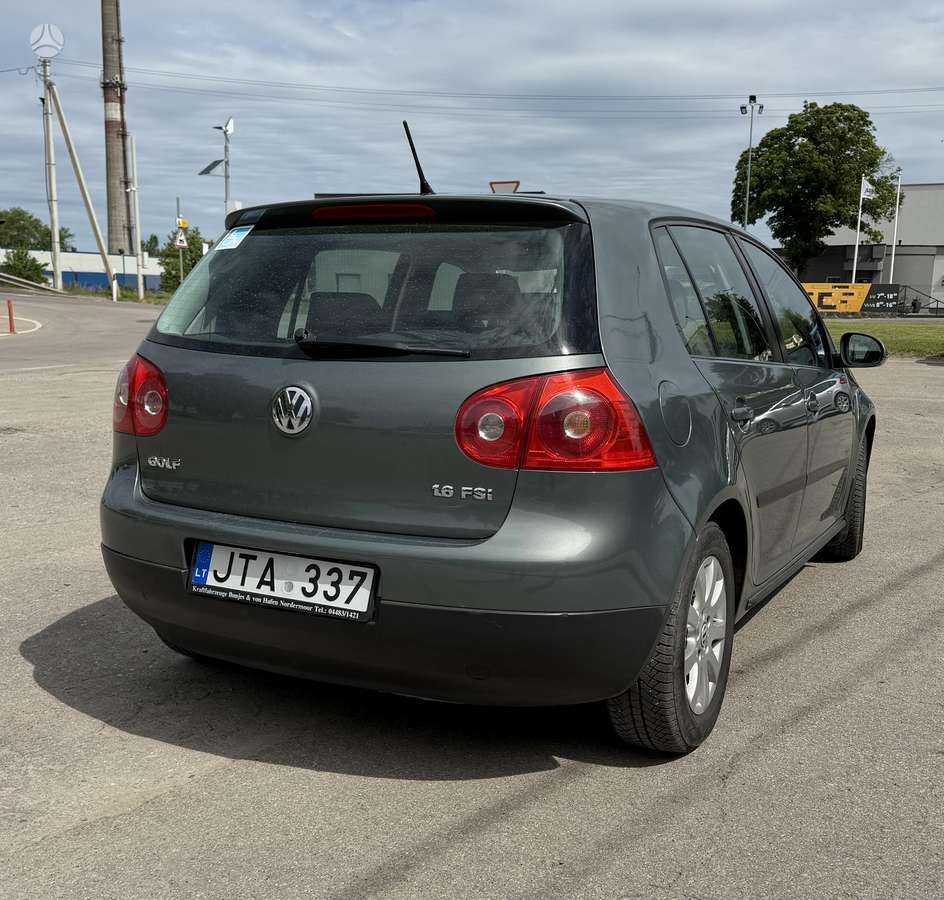 Volkswagen Golf - 4