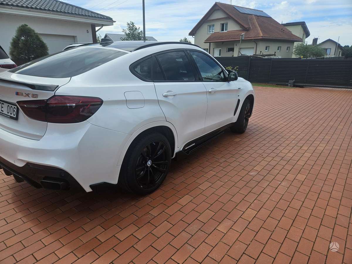 BMW X6 M, 3.0 l., hatchback
