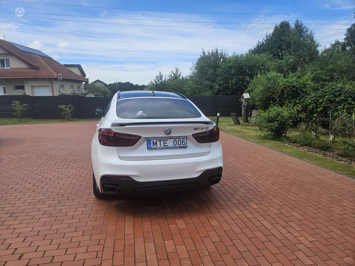 BMW X6 M, 3.0 l., hatchback