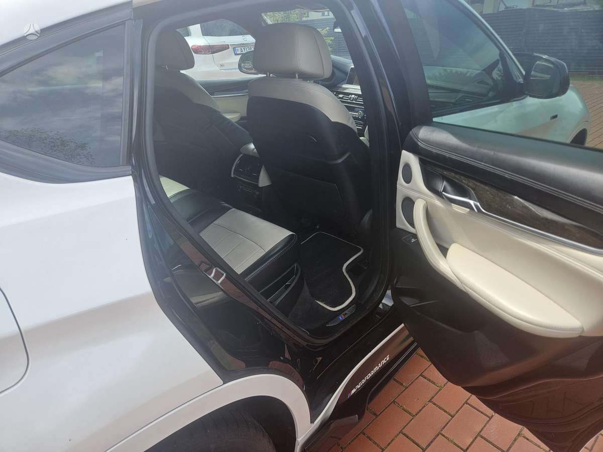 BMW X6 M, 3.0 l., hatchback