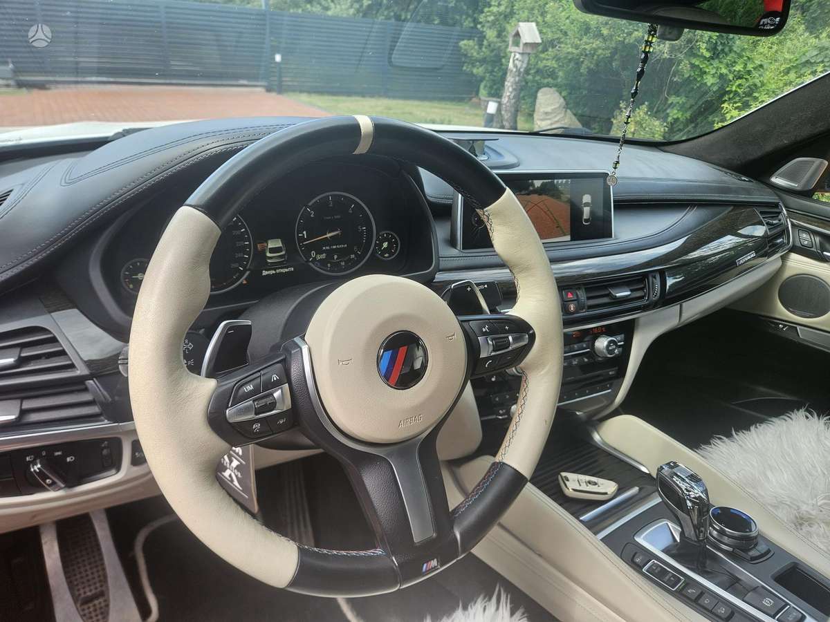 BMW X6 M, 3.0 l., hatchback