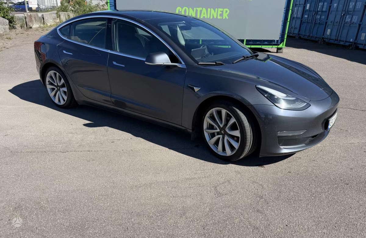 Tesla Model 3, 81 kWh, hatchback