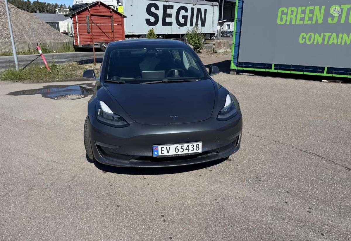 Tesla Model 3, 81 kWh, hatchback