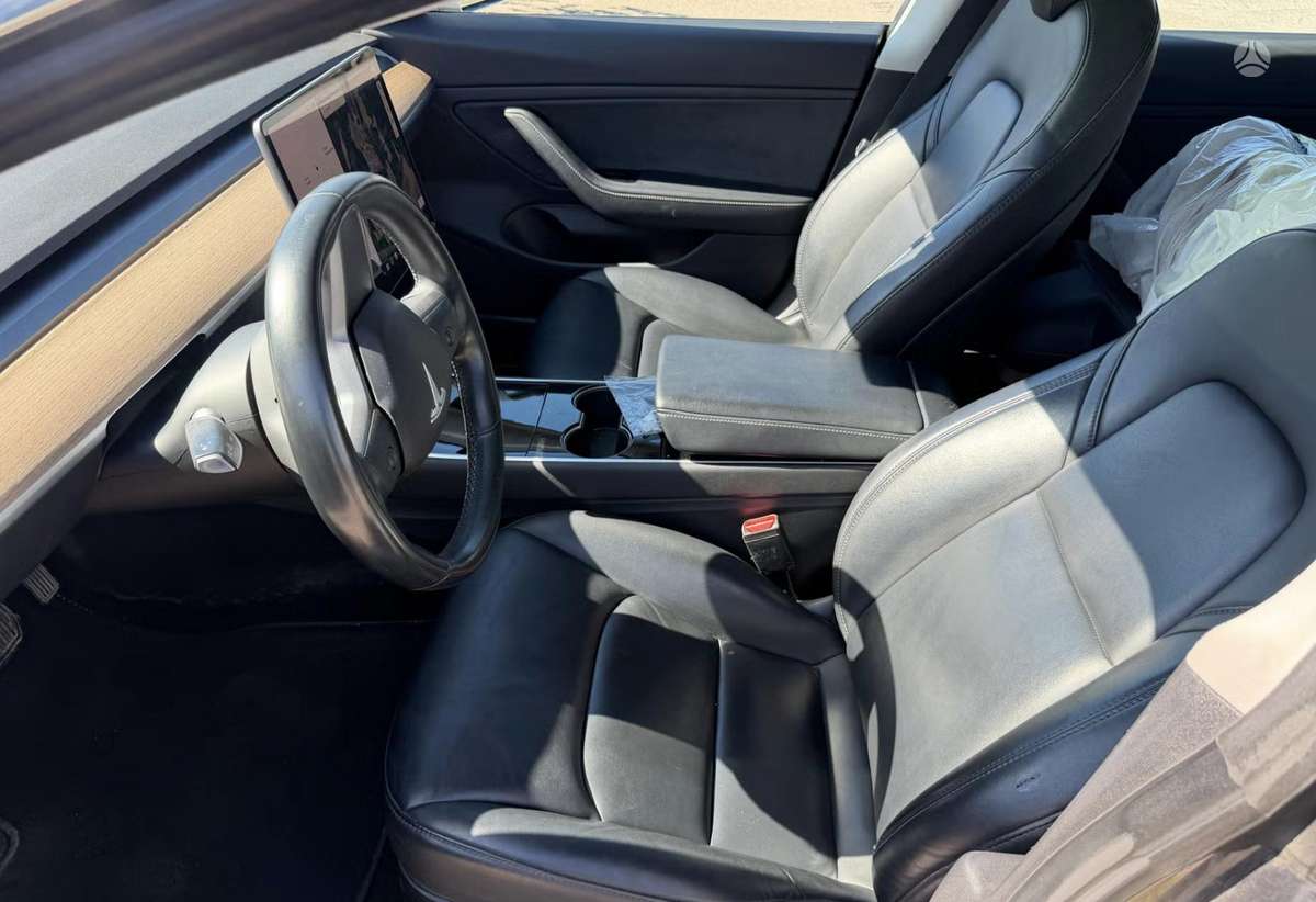 Tesla Model 3, 81 кВт·ч, Хэтчбек