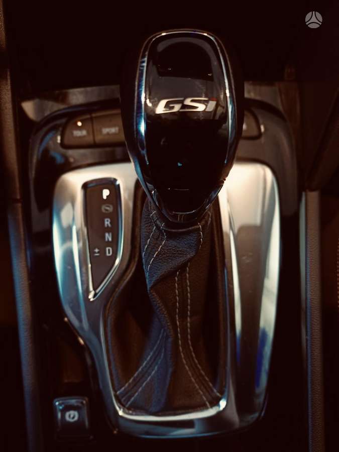 Opel Insignia, 2.0 l., hatchback