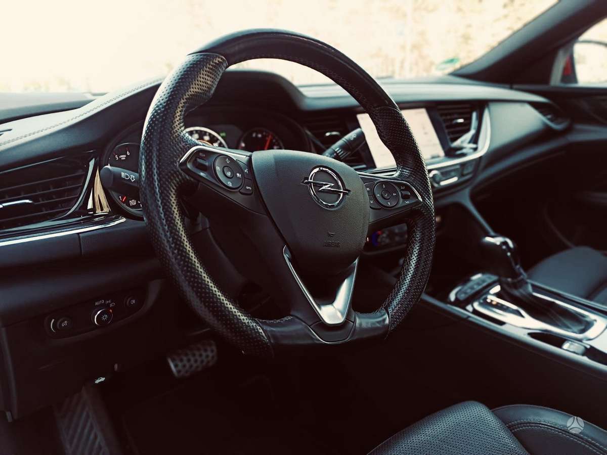 Opel Insignia, 2.0 l., hatchback