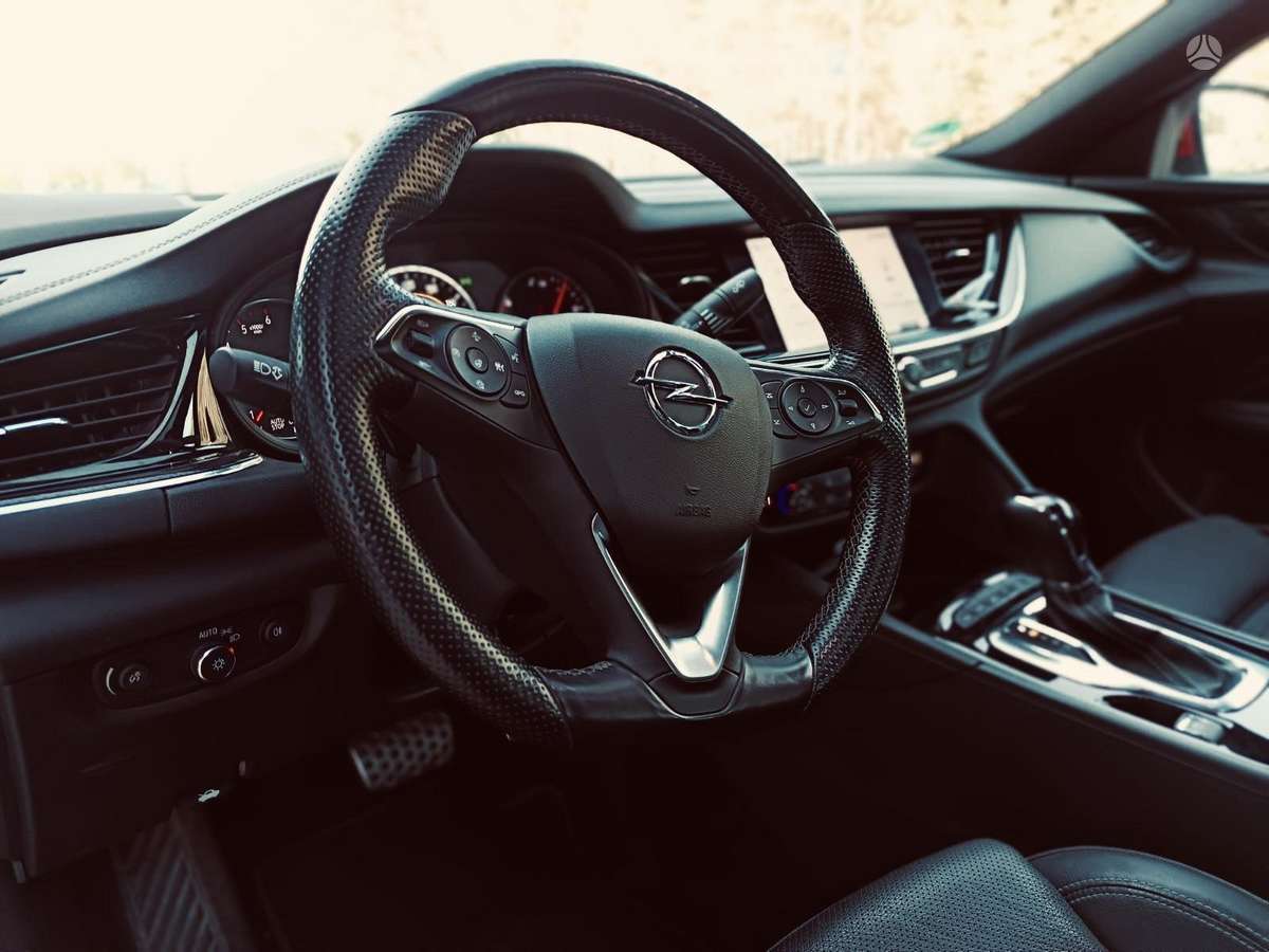 Opel Insignia, 2.0 l., Хэтчбек