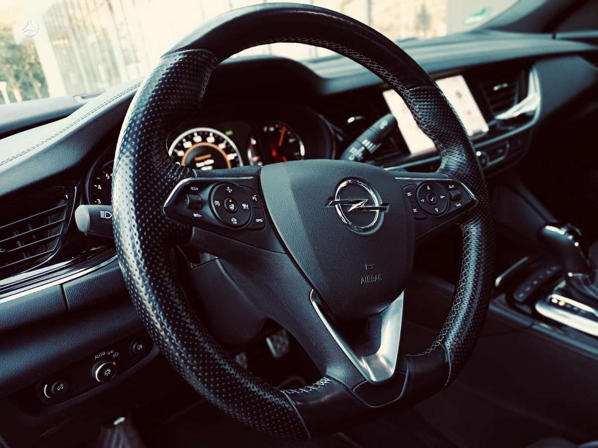 Opel Insignia, 2.0 l., hatchback