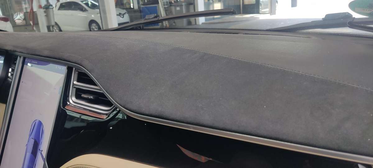 Tesla Model S, Седан