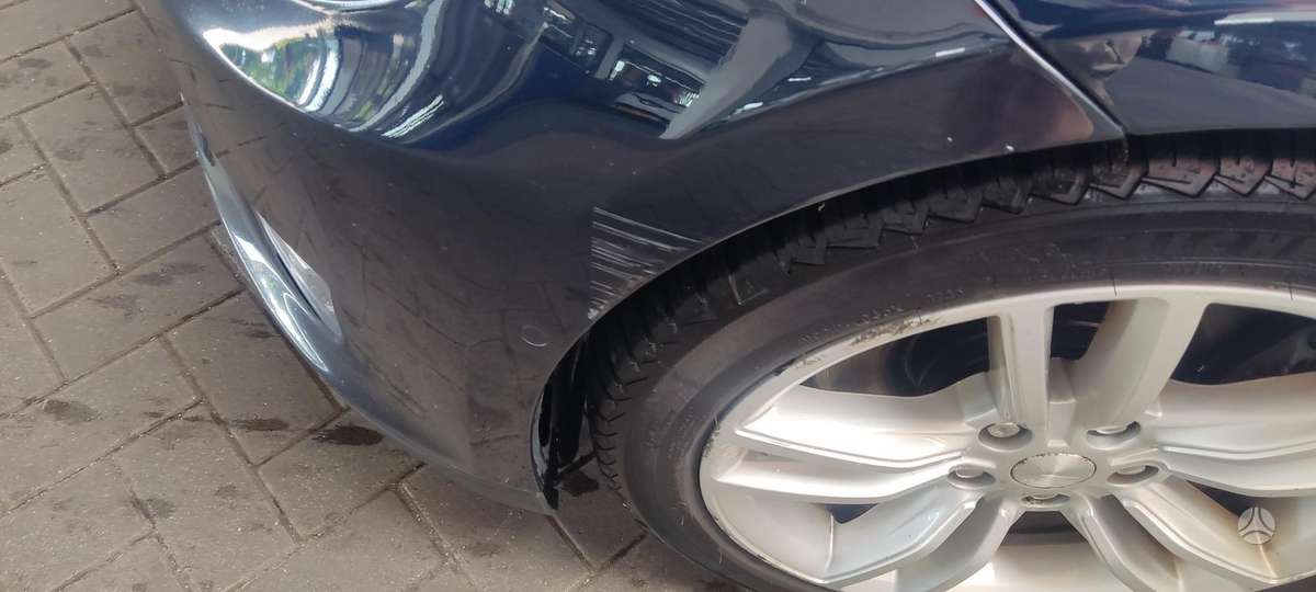 Tesla Model S, Седан