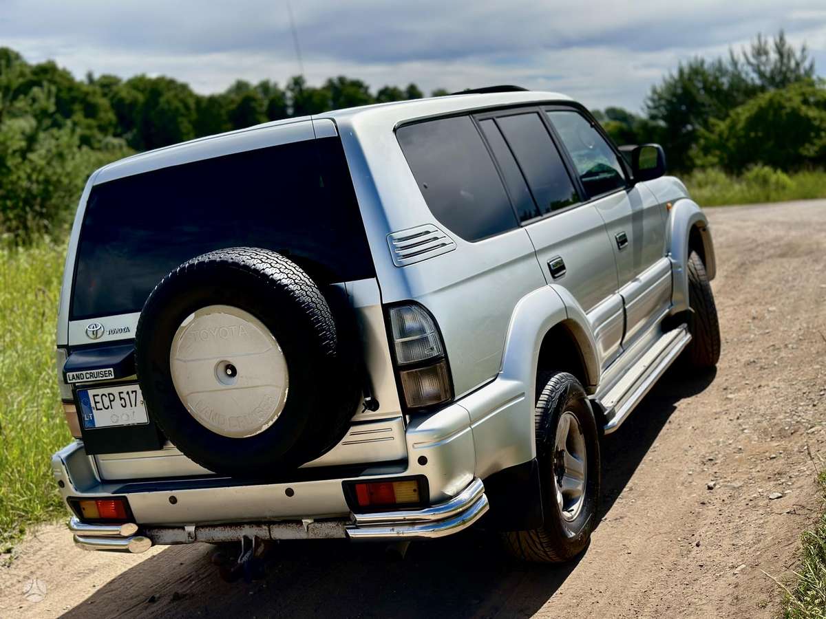 Toyota Land Cruiser - 3