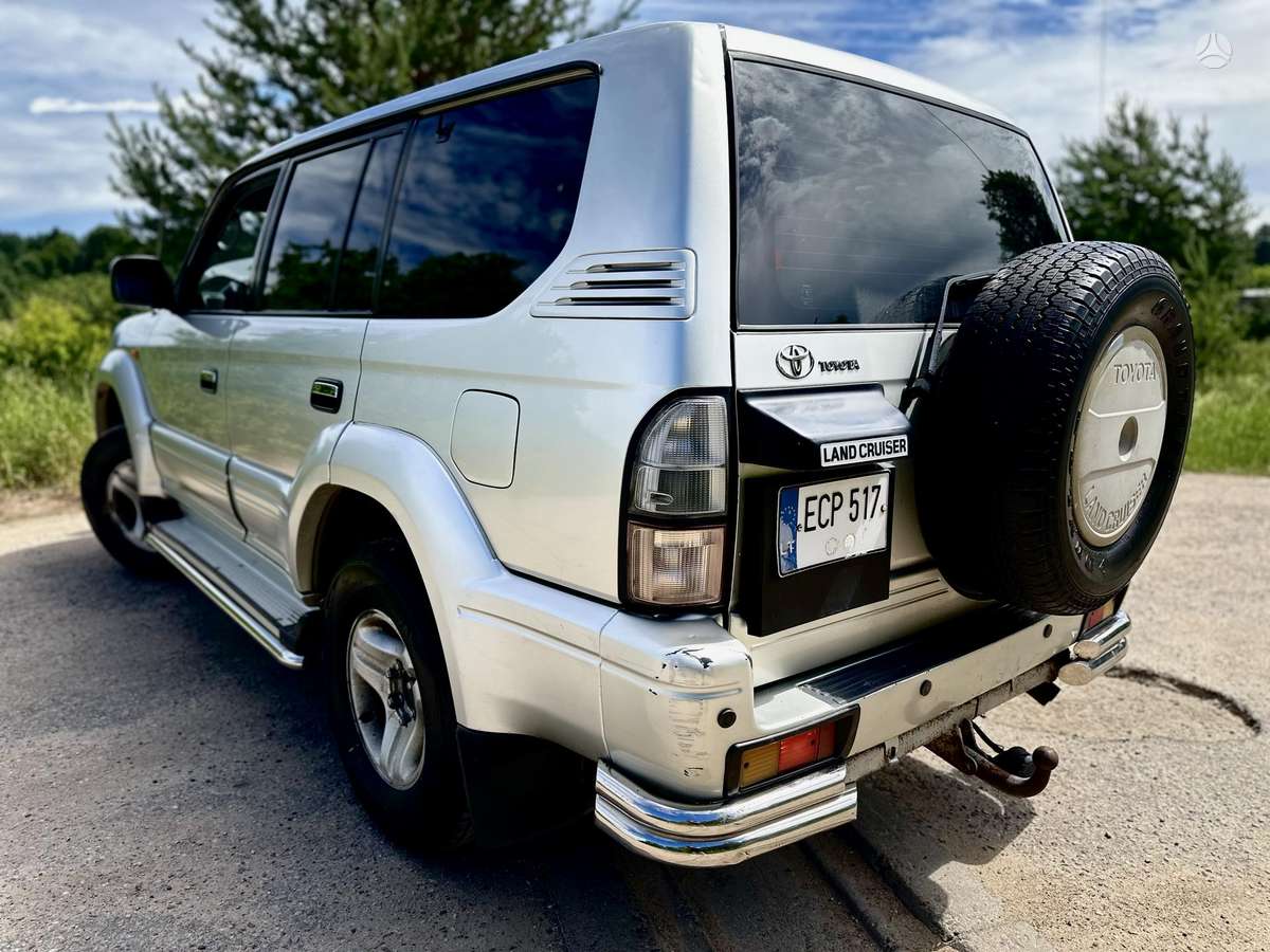 Toyota Land Cruiser - 7
