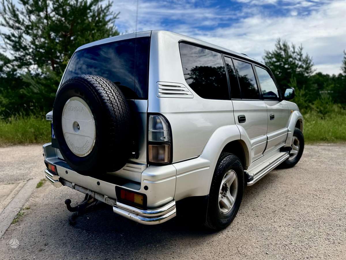 Toyota Land Cruiser - 10