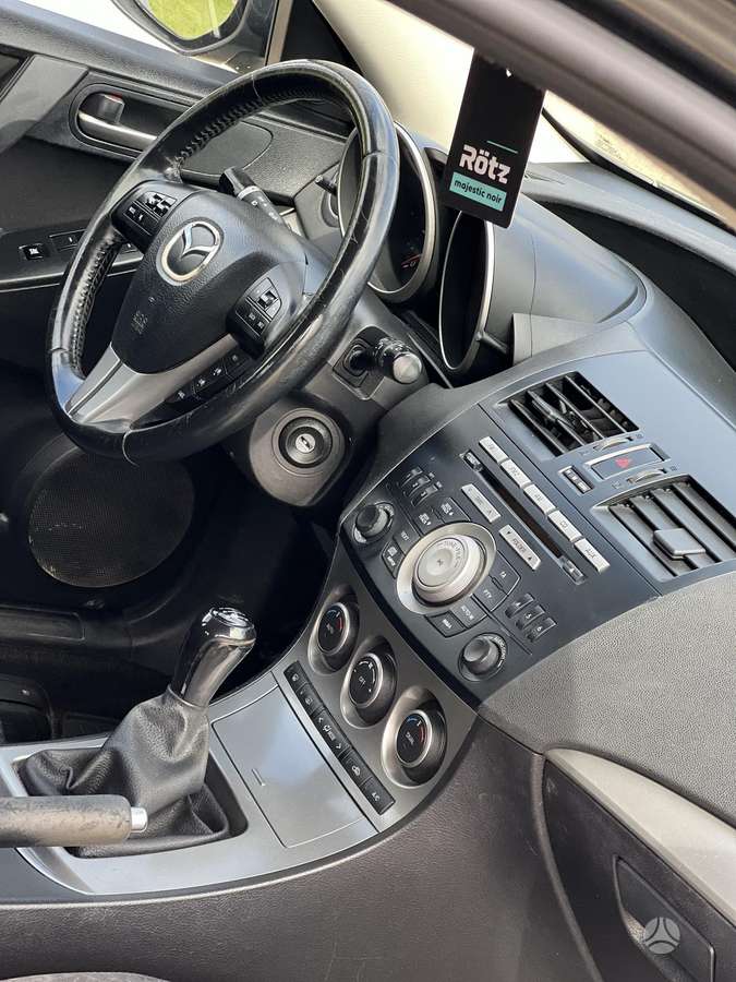 Mazda 3, 1.6 l., hatchback