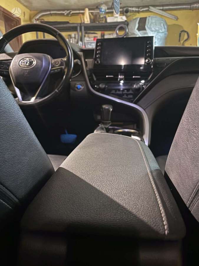 Toyota Camry - 8