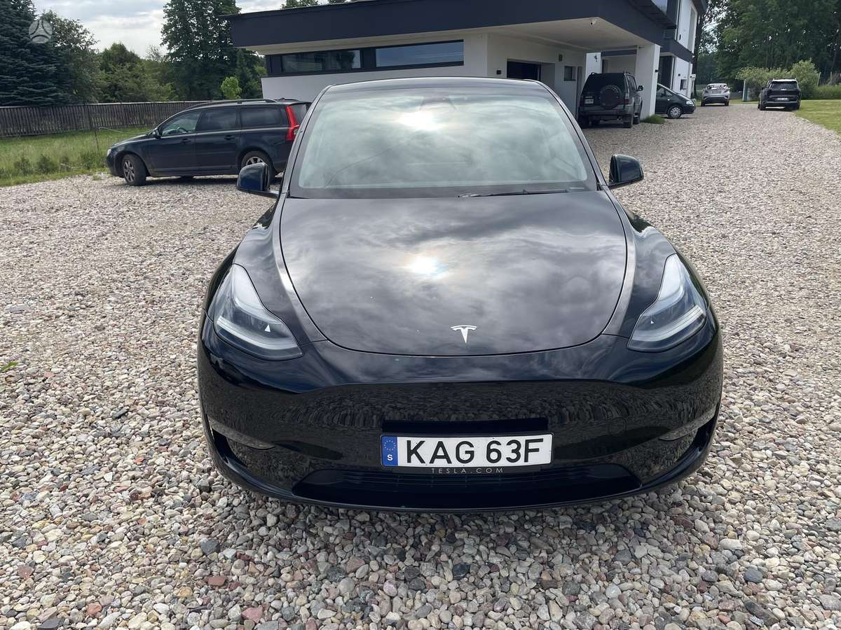 Tesla Model Y - 2