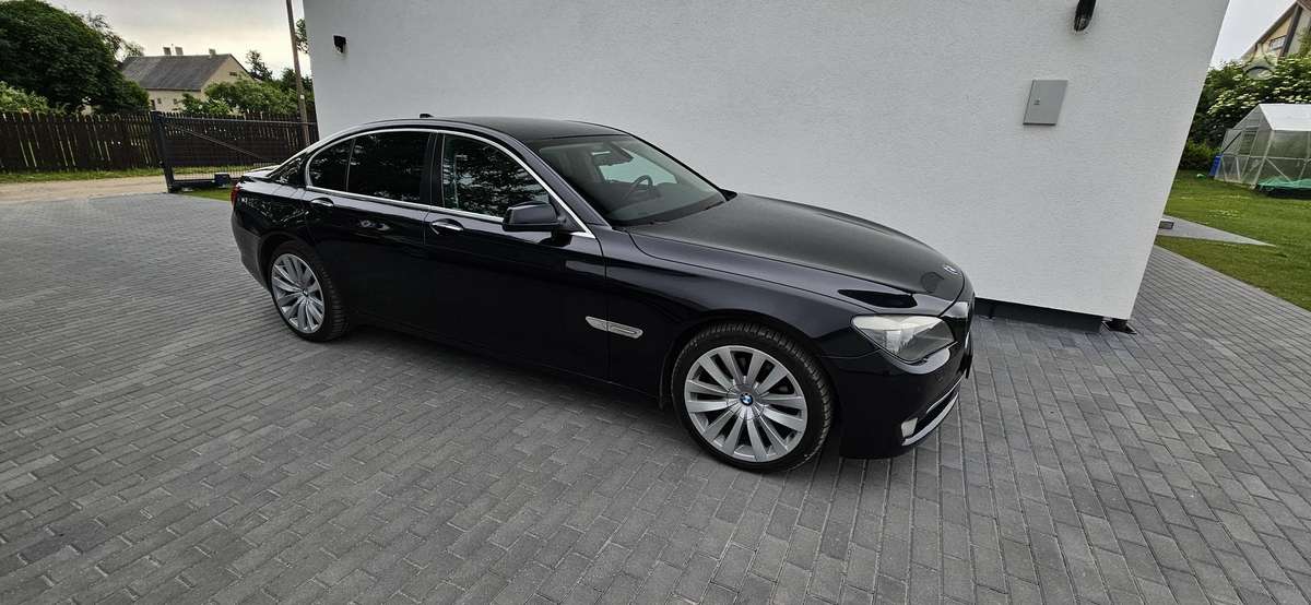 BMW 730, 3.0 l., Седан