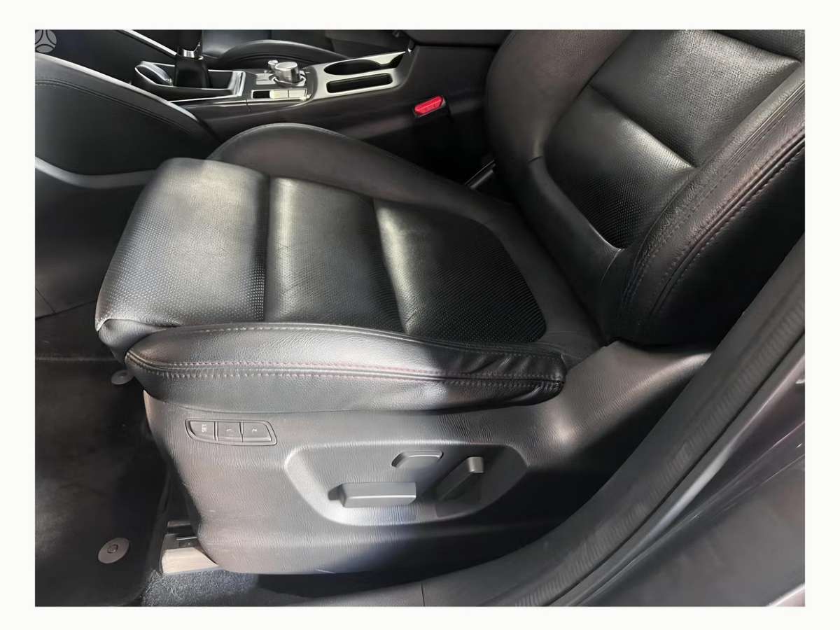 Mazda CX-5, 2.2 l., off-road / crossover