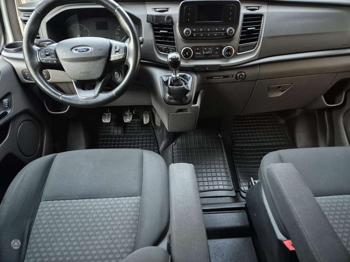 Ford Transit Custom, keleivinis mikroautobusas