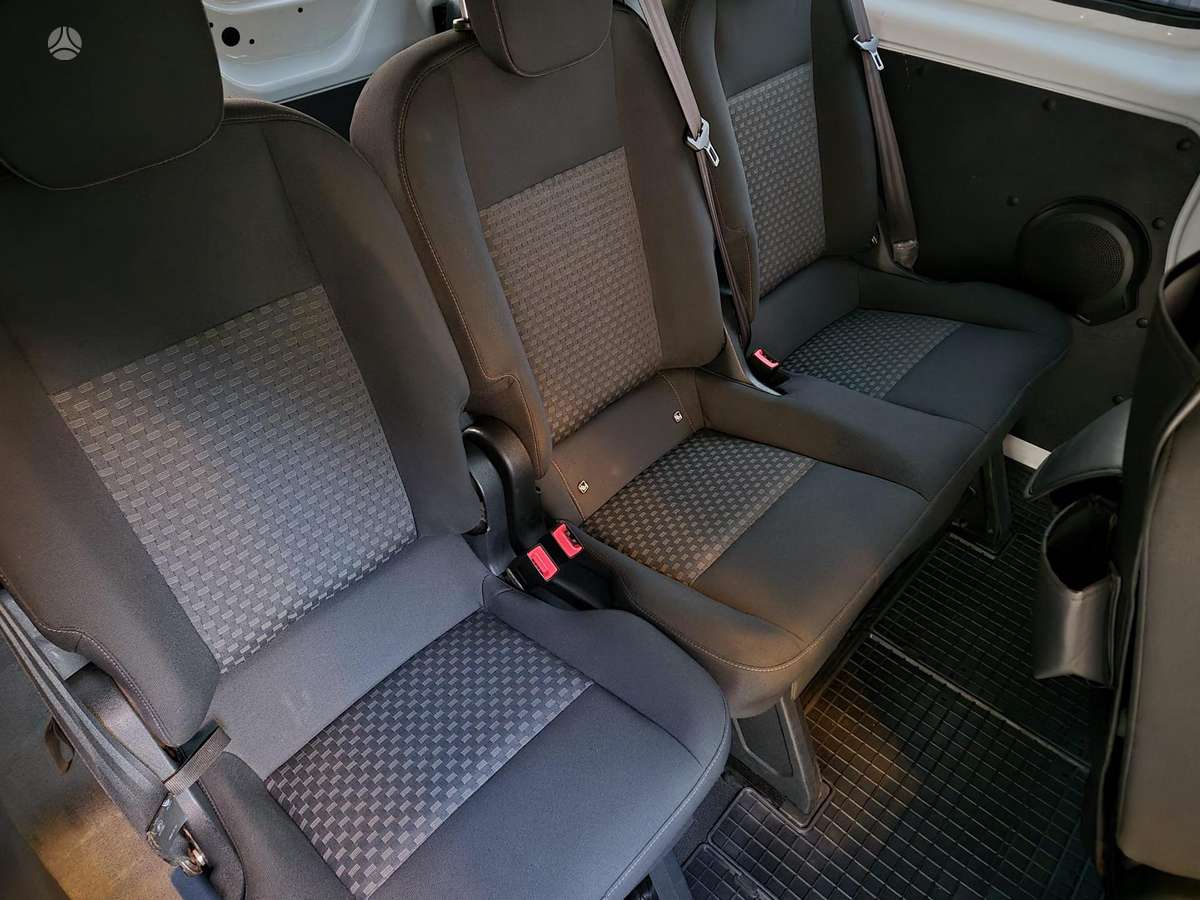 Ford Transit Custom, keleivinis mikroautobusas
