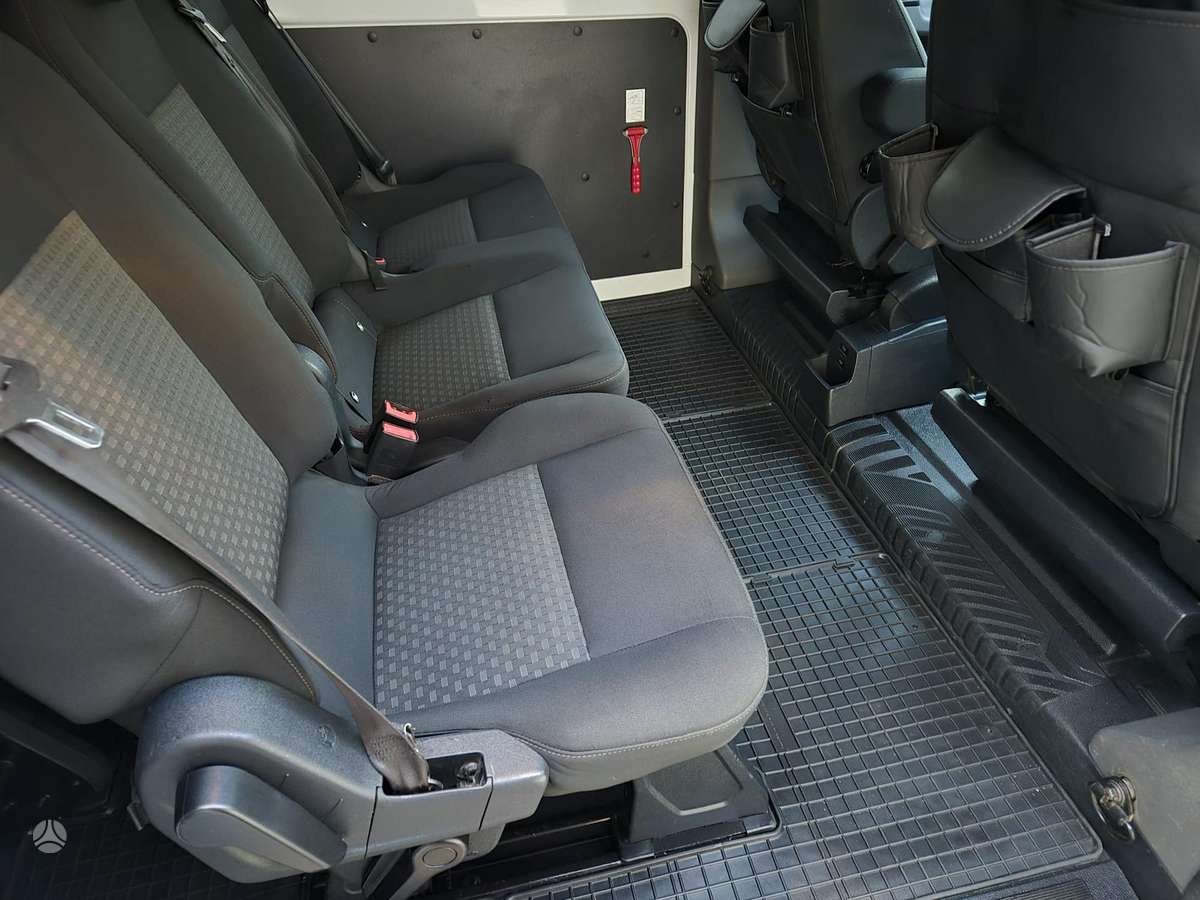 Ford Transit Custom, keleivinis mikroautobusas