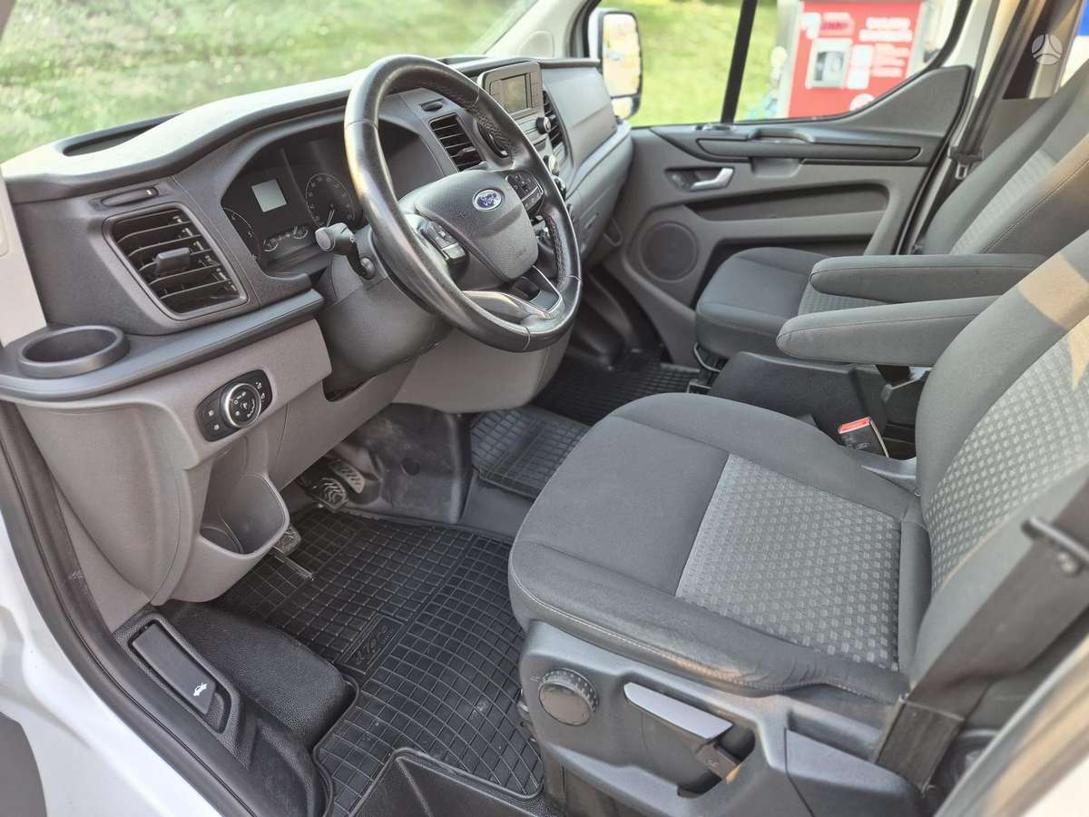 Ford Transit Custom, keleivinis mikroautobusas