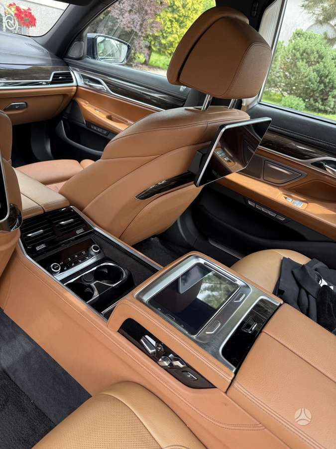 BMW 740, 3.0 l., limousine