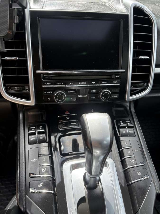 Porsche Cayenne - 10