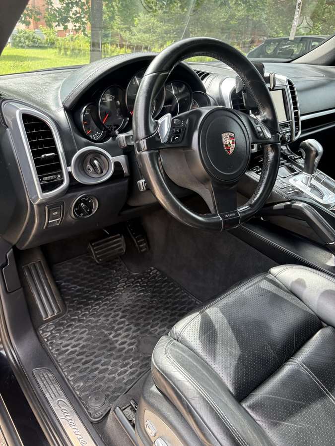 Porsche Cayenne - 11