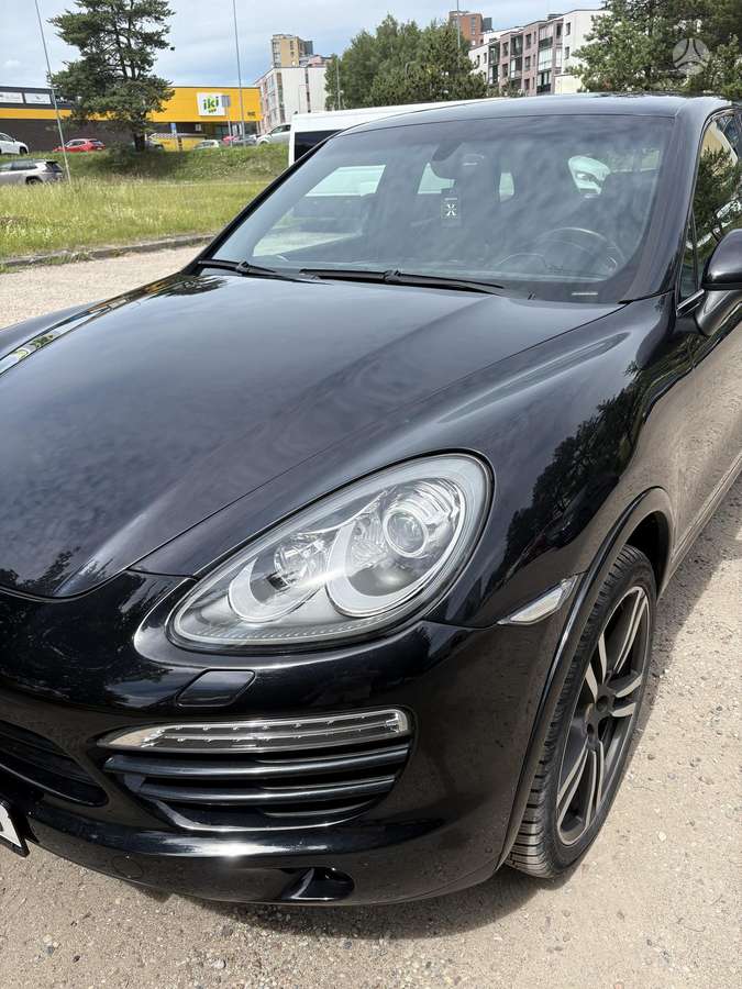 Porsche Cayenne - 2