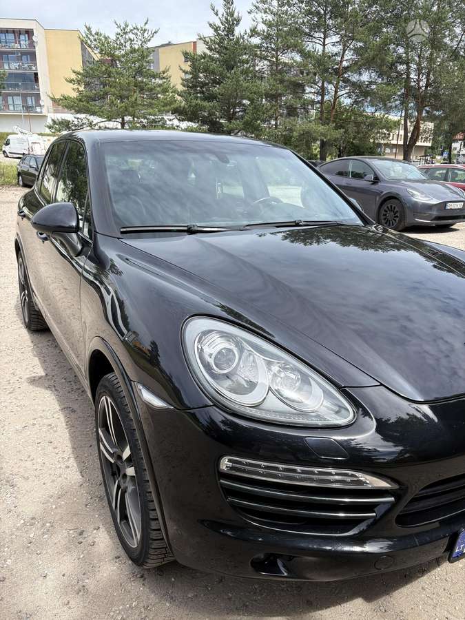 Porsche Cayenne - 1