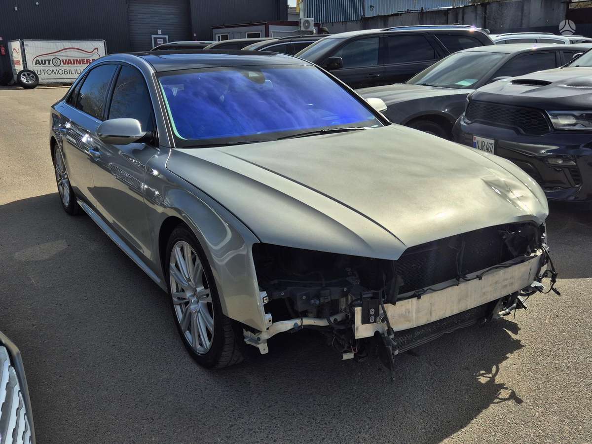 Audi A8, 4.0 l., Седан