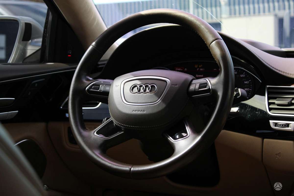 Audi A8, 4.0 l., Седан