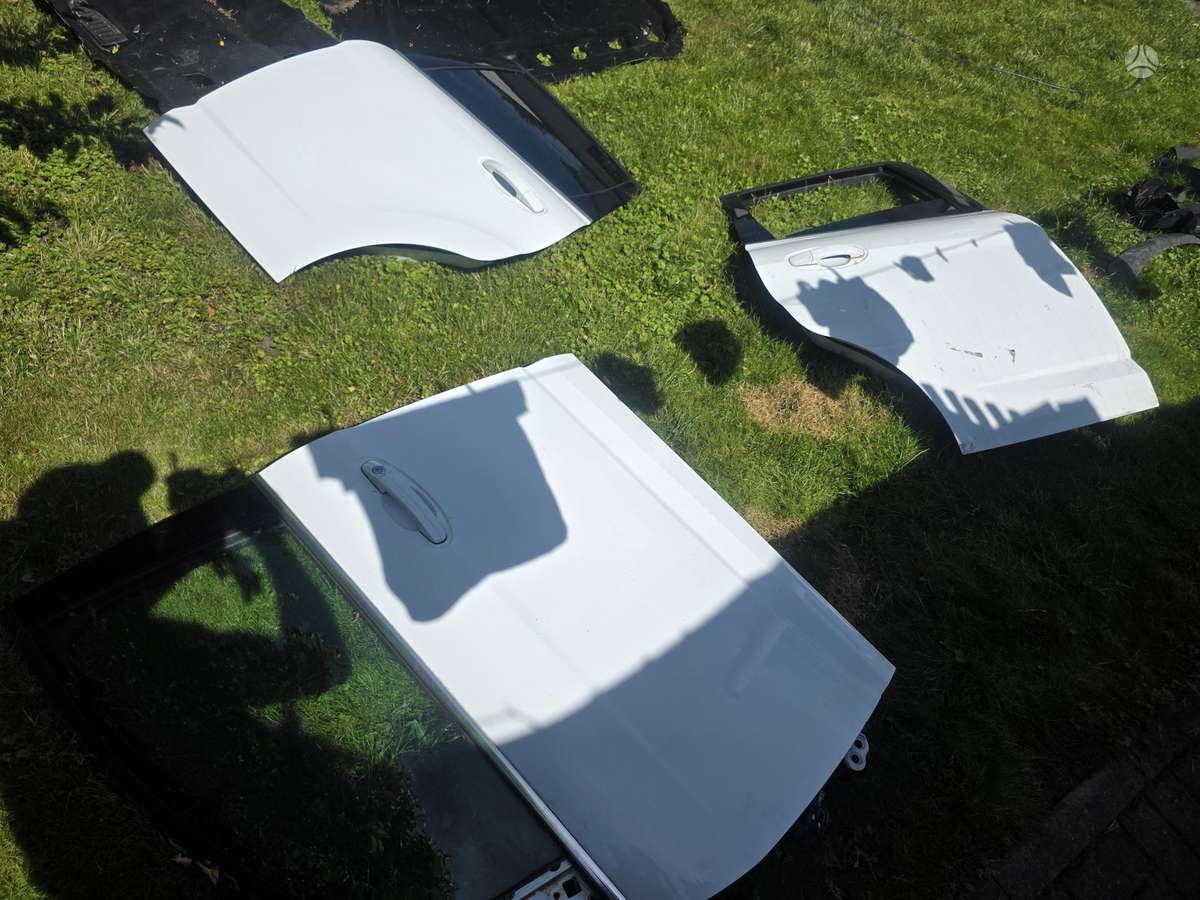 Ford C-MAX for parts. Dalimis nėra priekiniu sparnu ir durų priekiniu kel