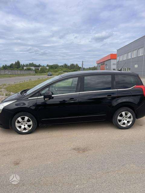 Peugeot 5008 - 3