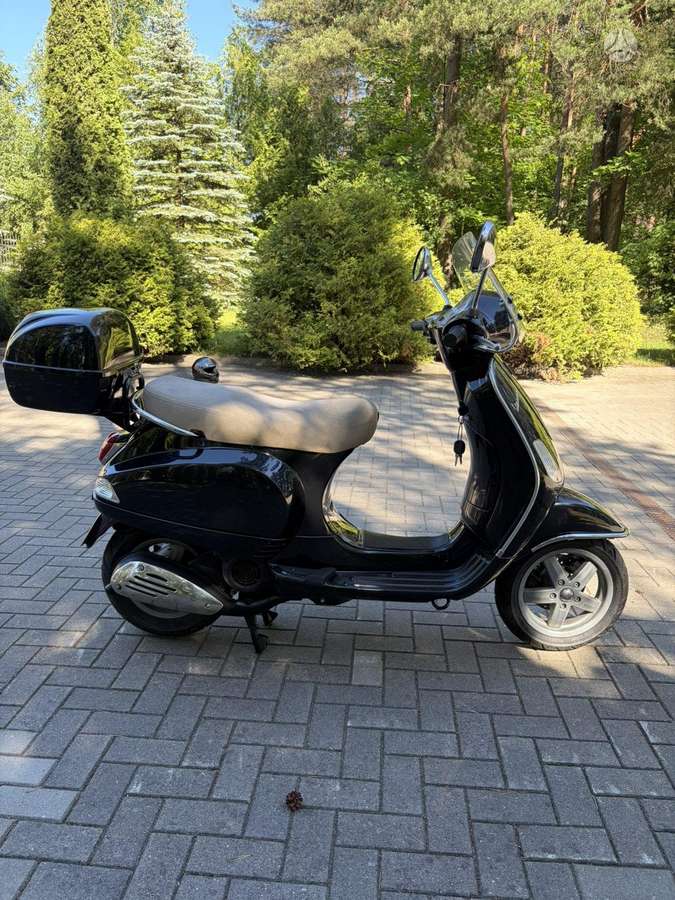 Piaggio Vespa 125cc, мотороллеры / мопеды