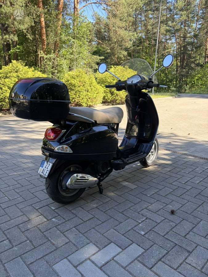 Piaggio Vespa 125cc, scooters / mopeds